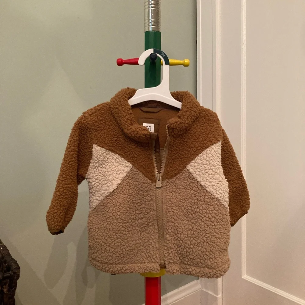 GAP Baby Tan and Cream Sherpa Jacket NWOT
